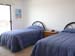 bedroom w/ twin beds